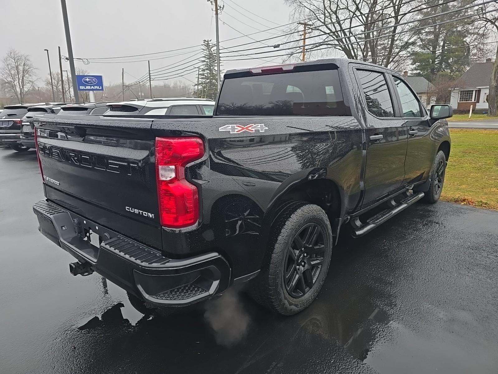 2022 Chevrolet Silverado 1500 Custom AWD