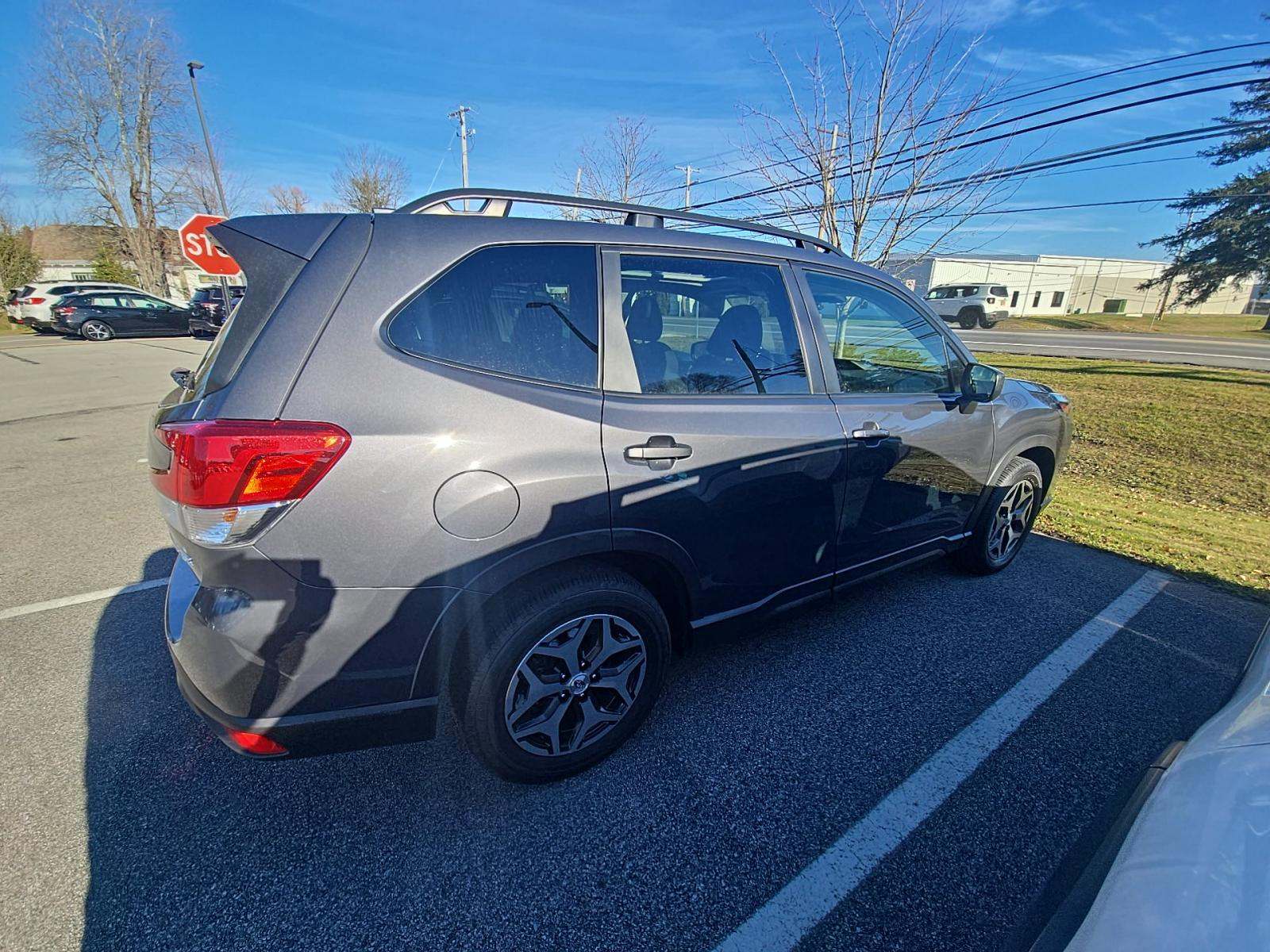 2023 Subaru Forester Premium AWD