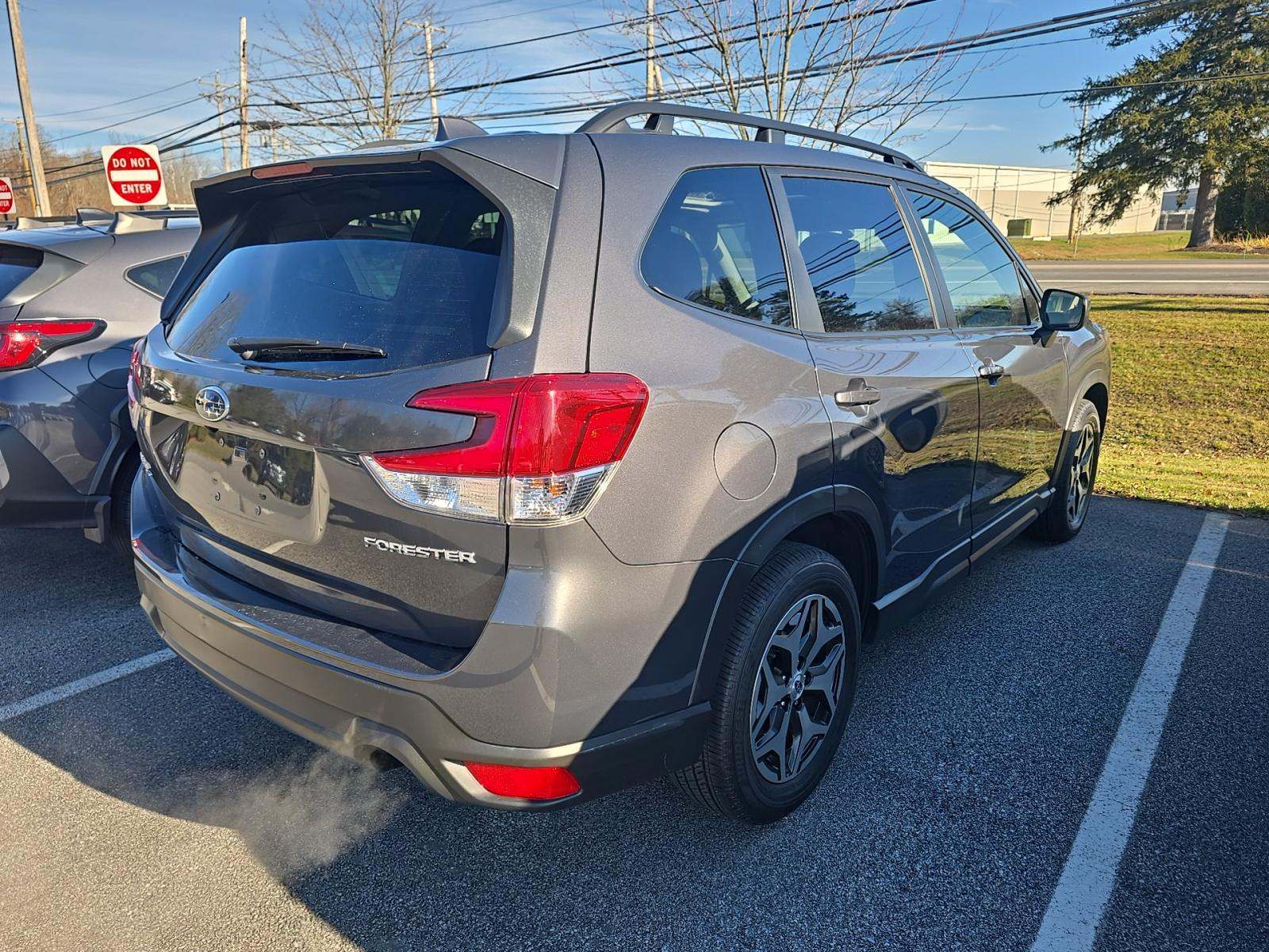 2023 Subaru Forester Premium AWD