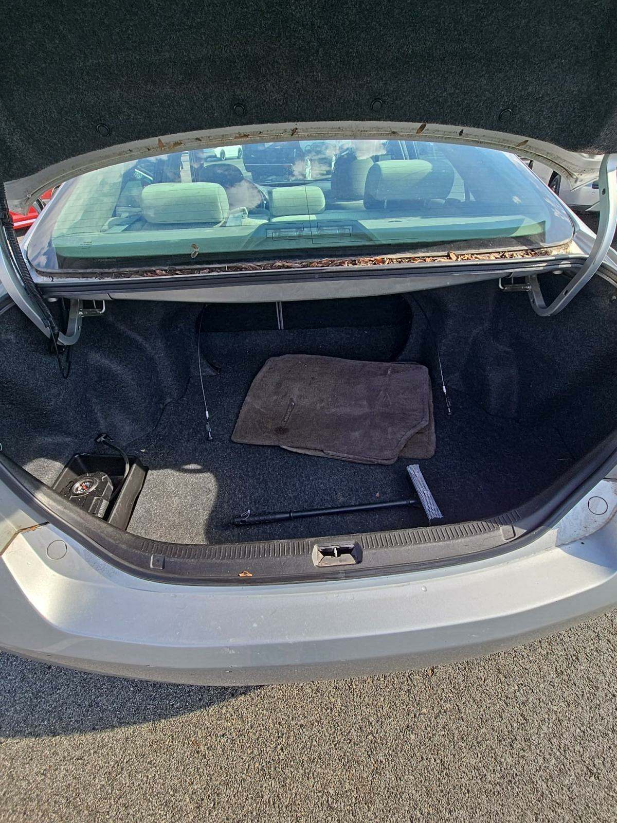 2011 Toyota Camry LE FWD