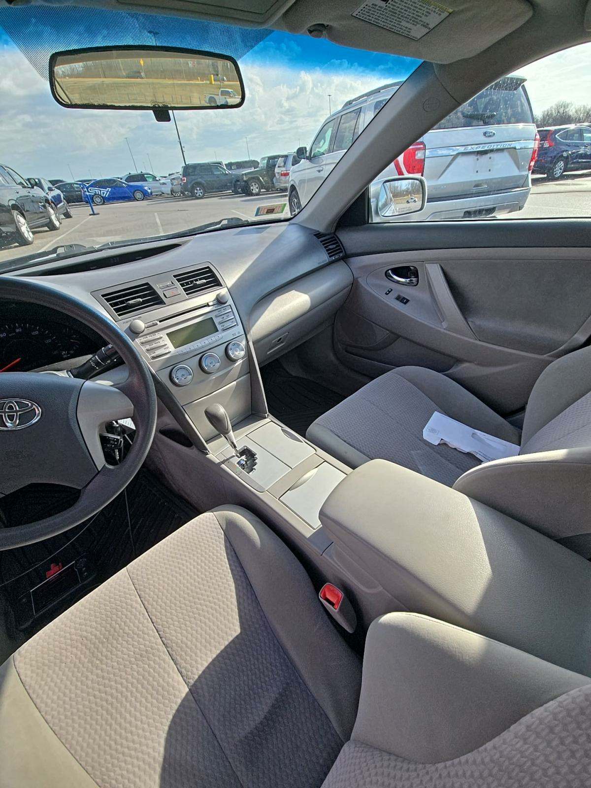 2011 Toyota Camry LE FWD