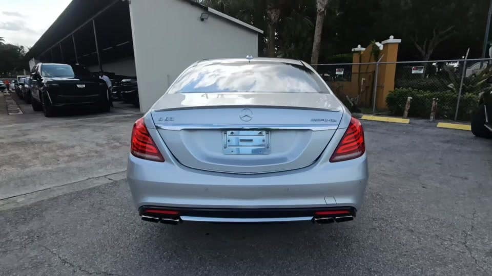 Mercedes-Benz S 63 AMG 4MATIC снимка Mercedes-Benz S 63 AMG 4MATIC