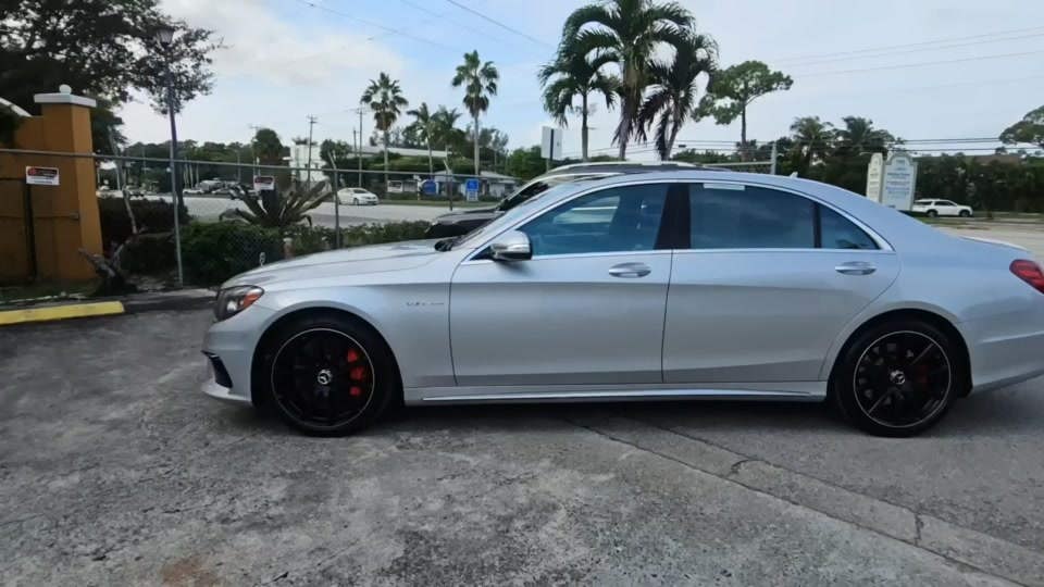Mercedes-Benz S 63 AMG 4MATIC снимка Mercedes-Benz S 63 AMG 4MATIC