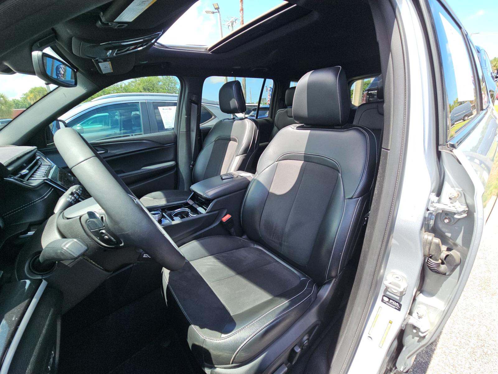 2023 Jeep Grand Cherokee L Altitude AWD