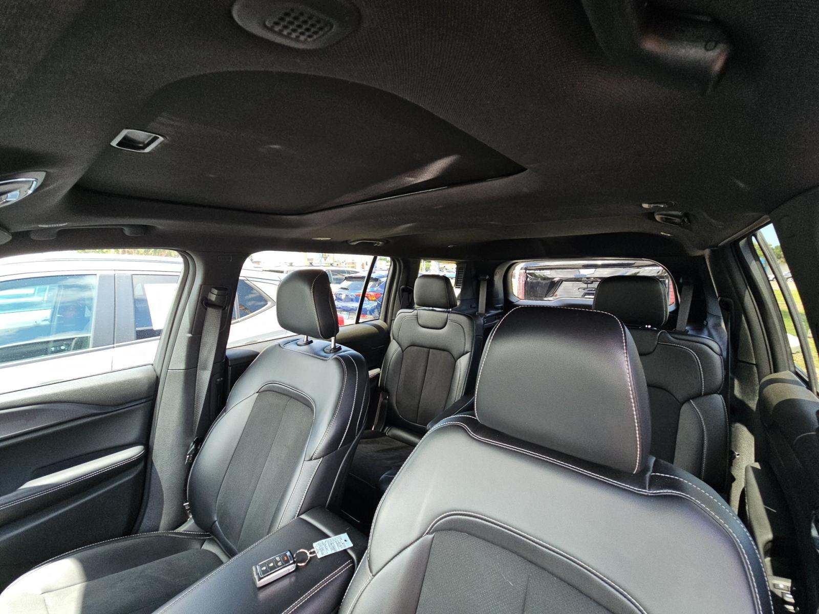 2023 Jeep Grand Cherokee L Altitude AWD