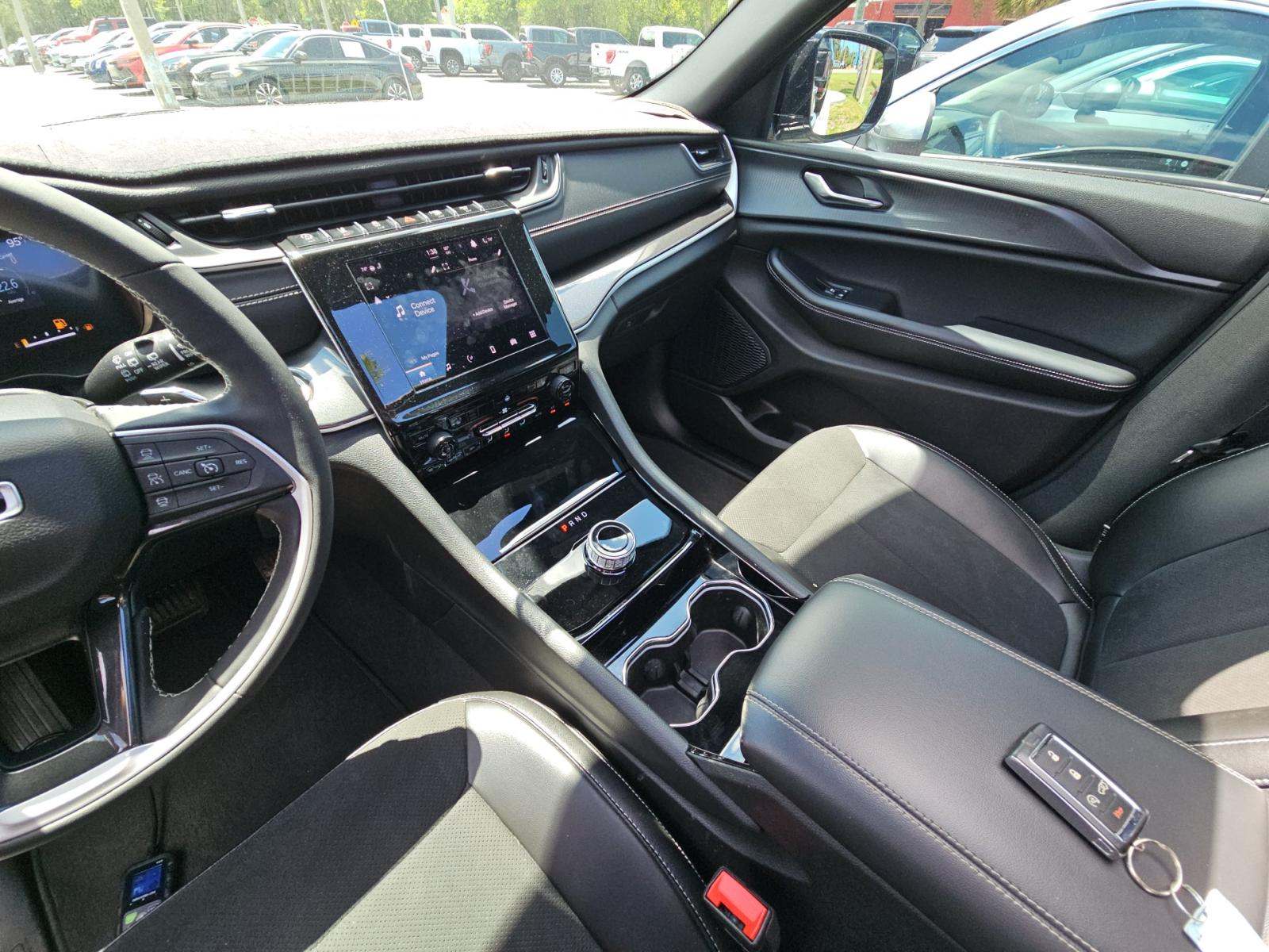 2023 Jeep Grand Cherokee L Altitude AWD