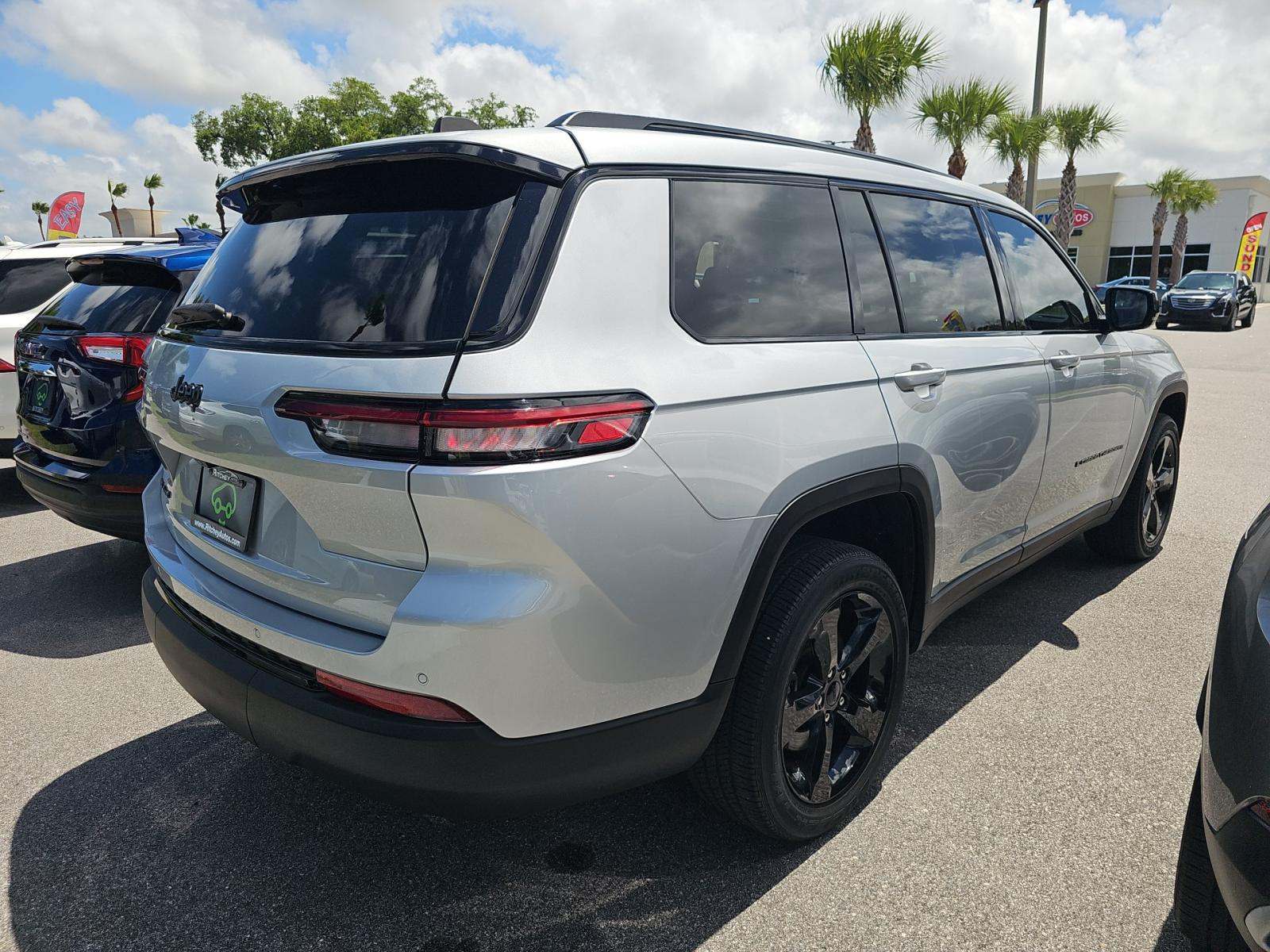 2023 Jeep Grand Cherokee L Altitude AWD