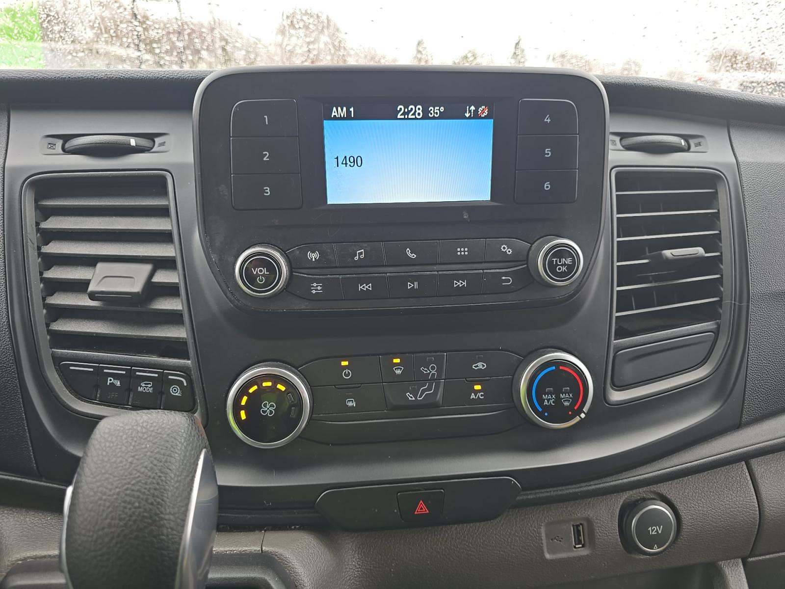FORD TRANSIT 150 - 6