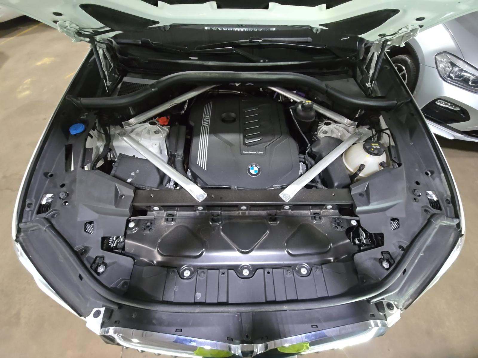 2022 BMW X5 xDrive40i AWD
