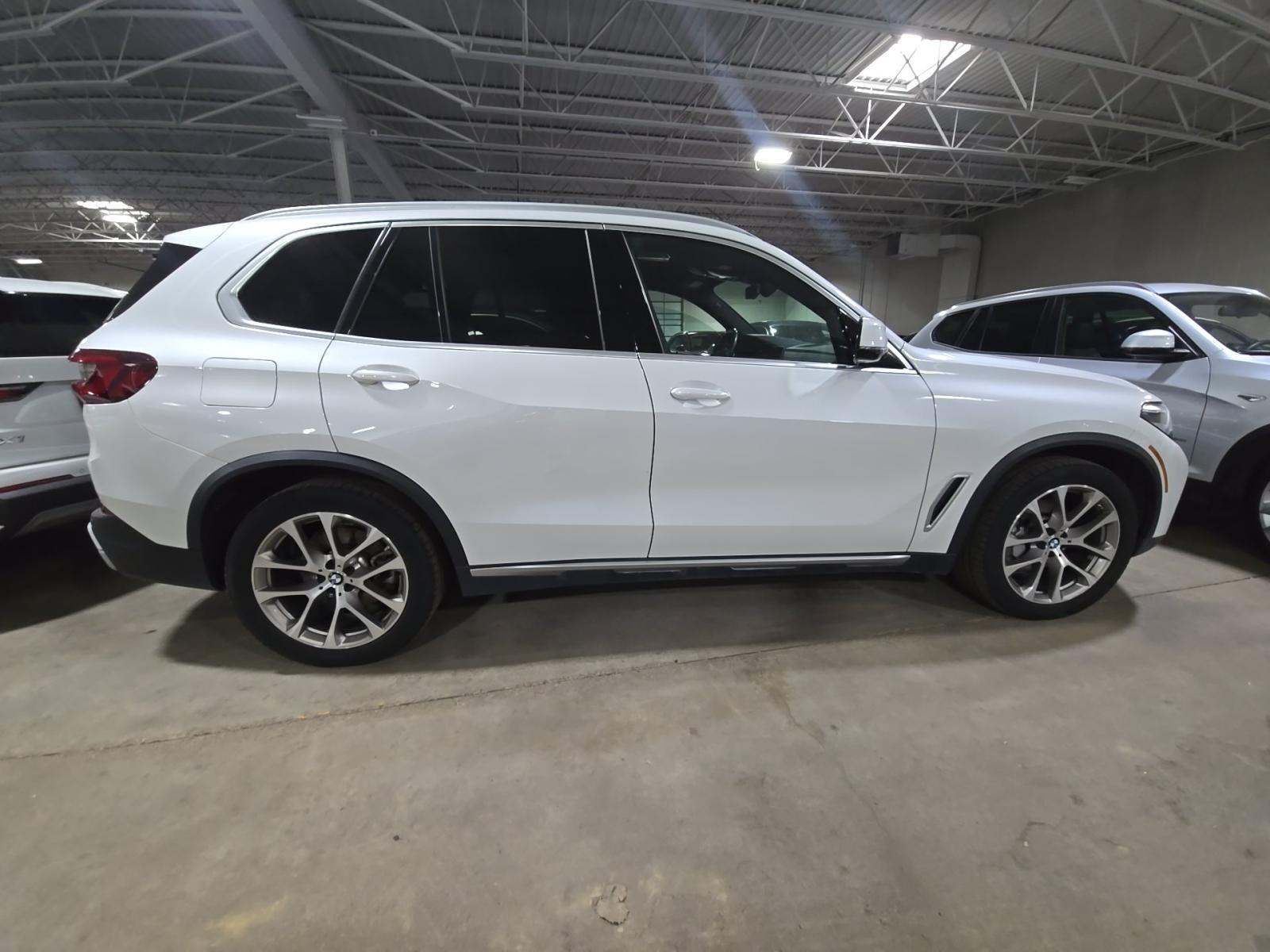 2022 BMW X5 xDrive40i AWD