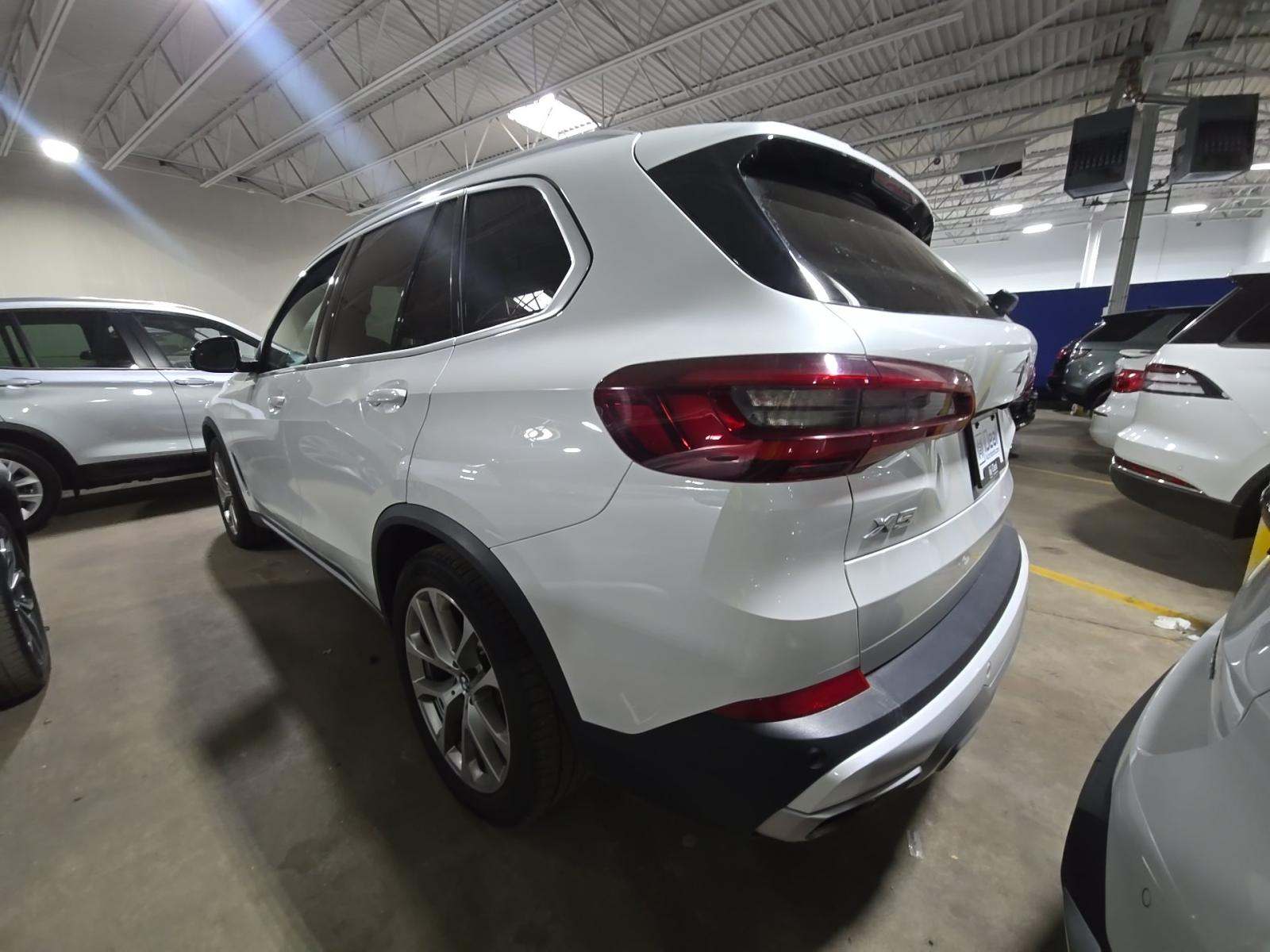 2022 BMW X5 xDrive40i AWD