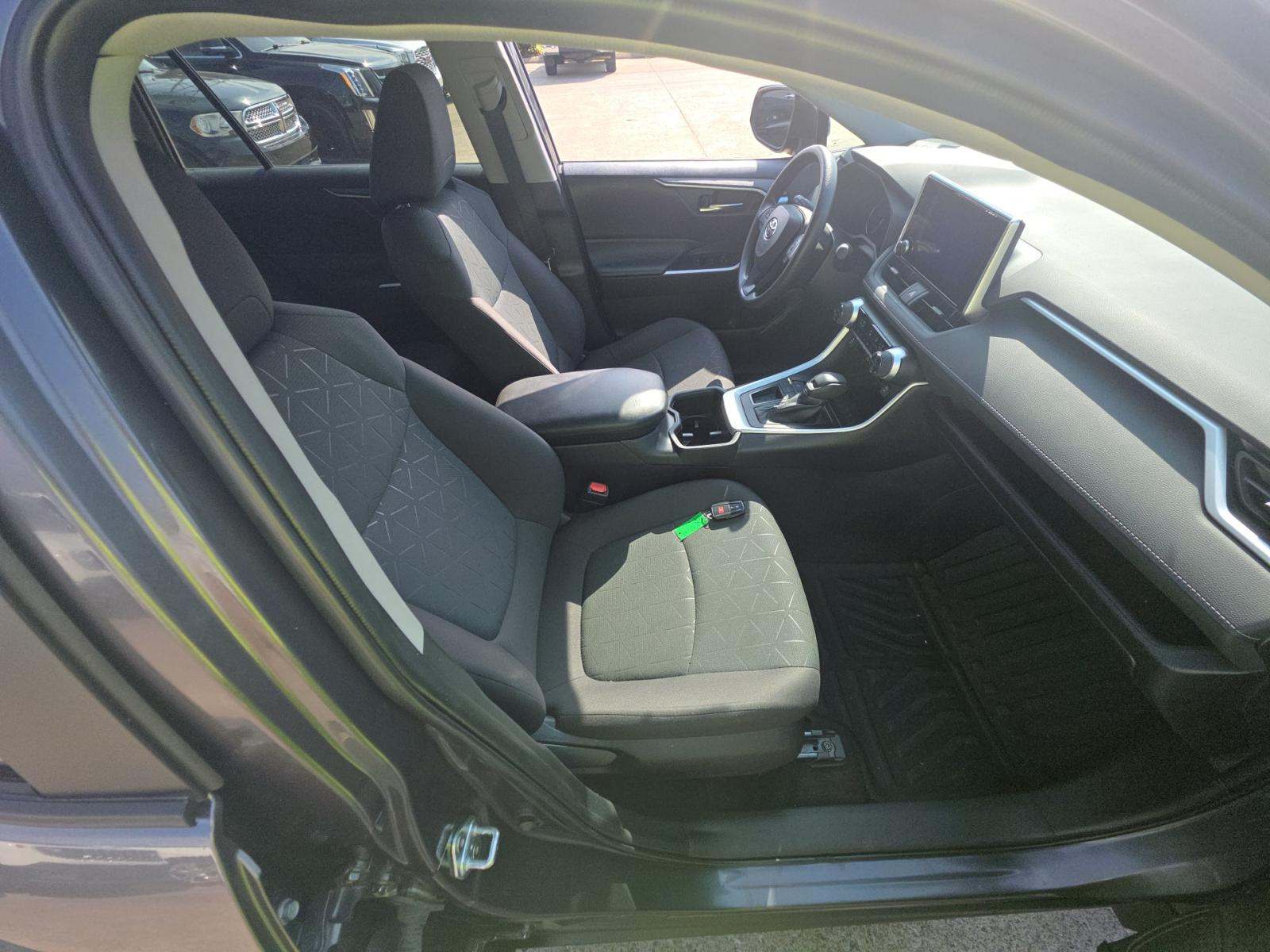 2024 Toyota RAV4 XLE FWD