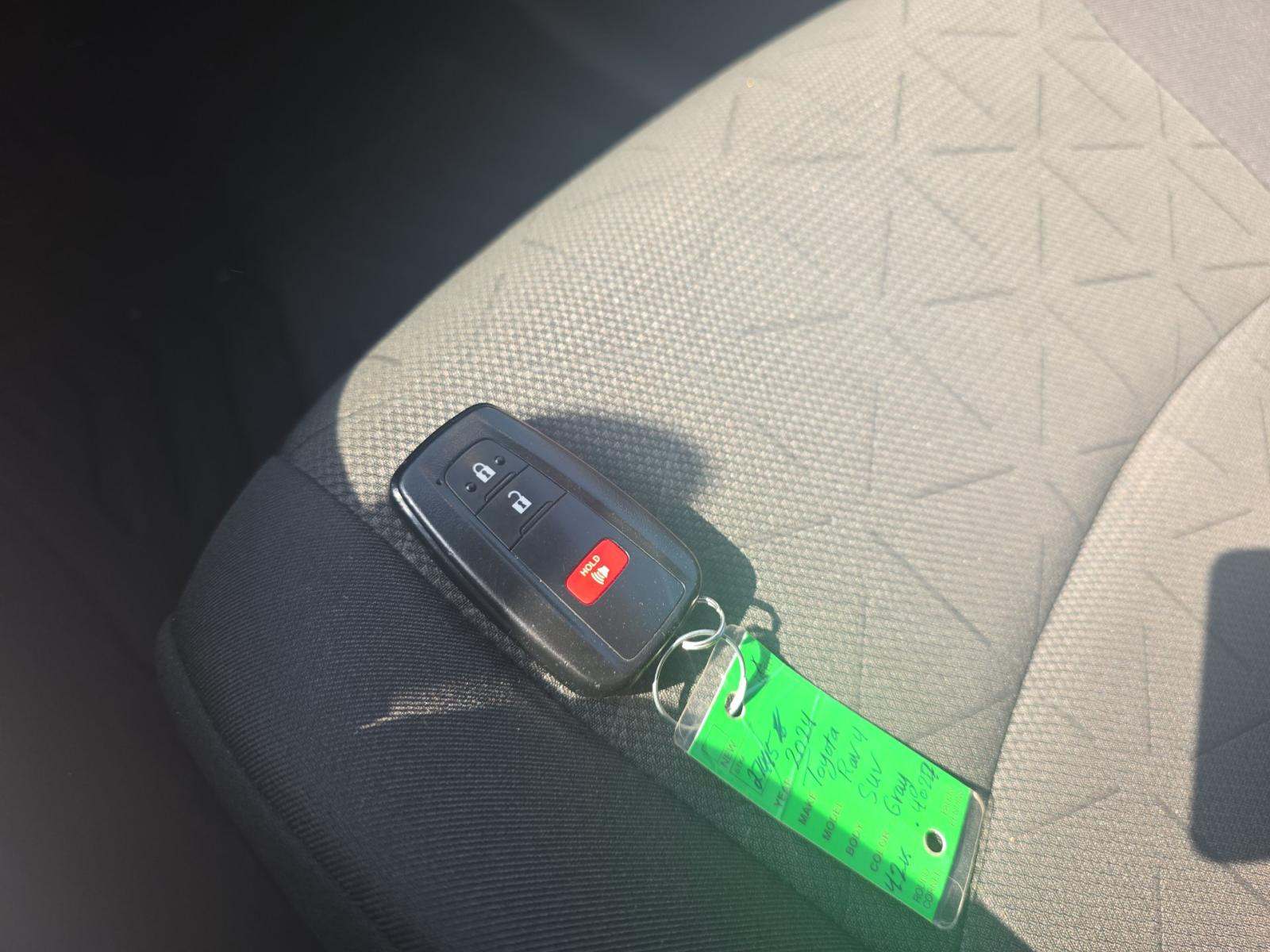 2024 Toyota RAV4 XLE FWD