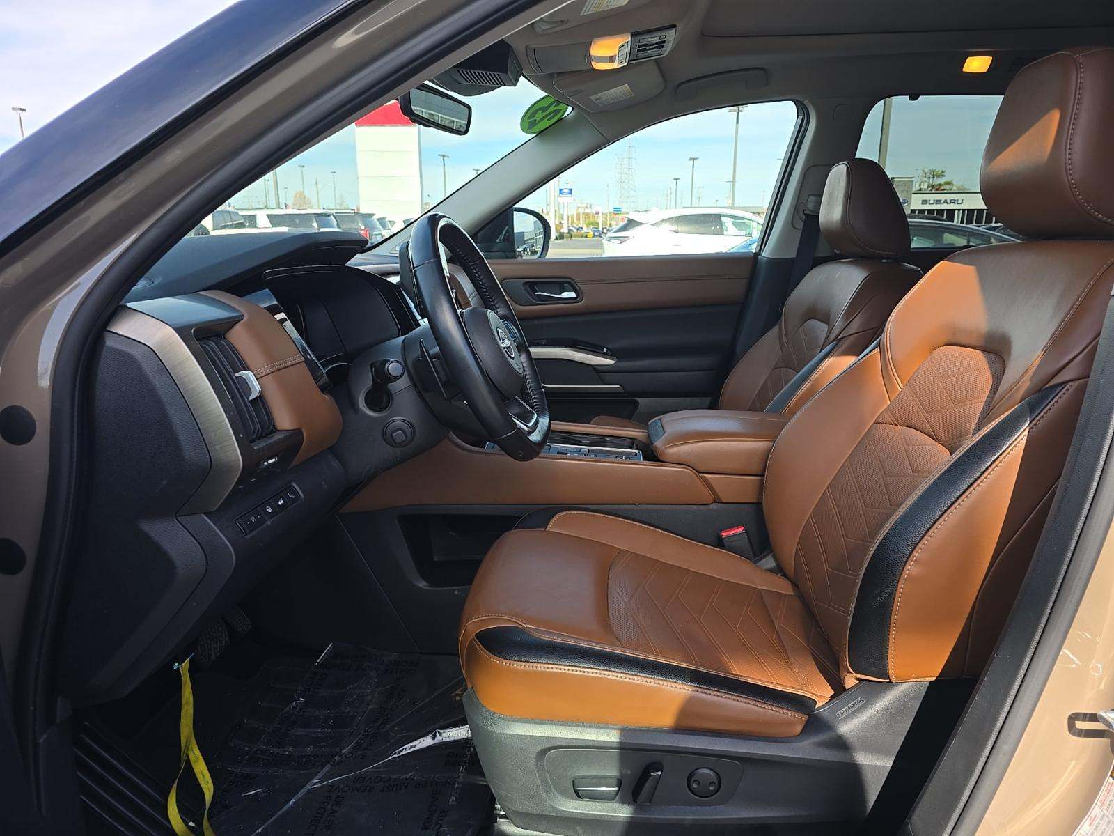 2023 Nissan Pathfinder Platinum FWD