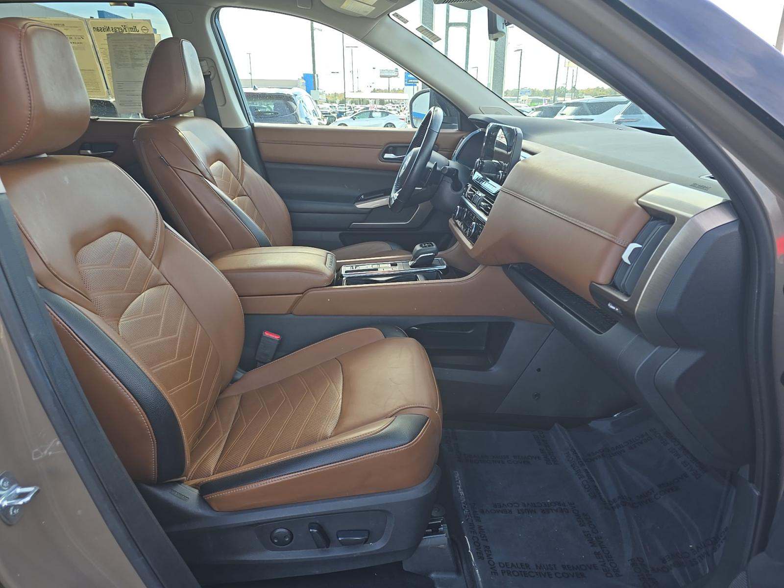 2023 Nissan Pathfinder Platinum FWD