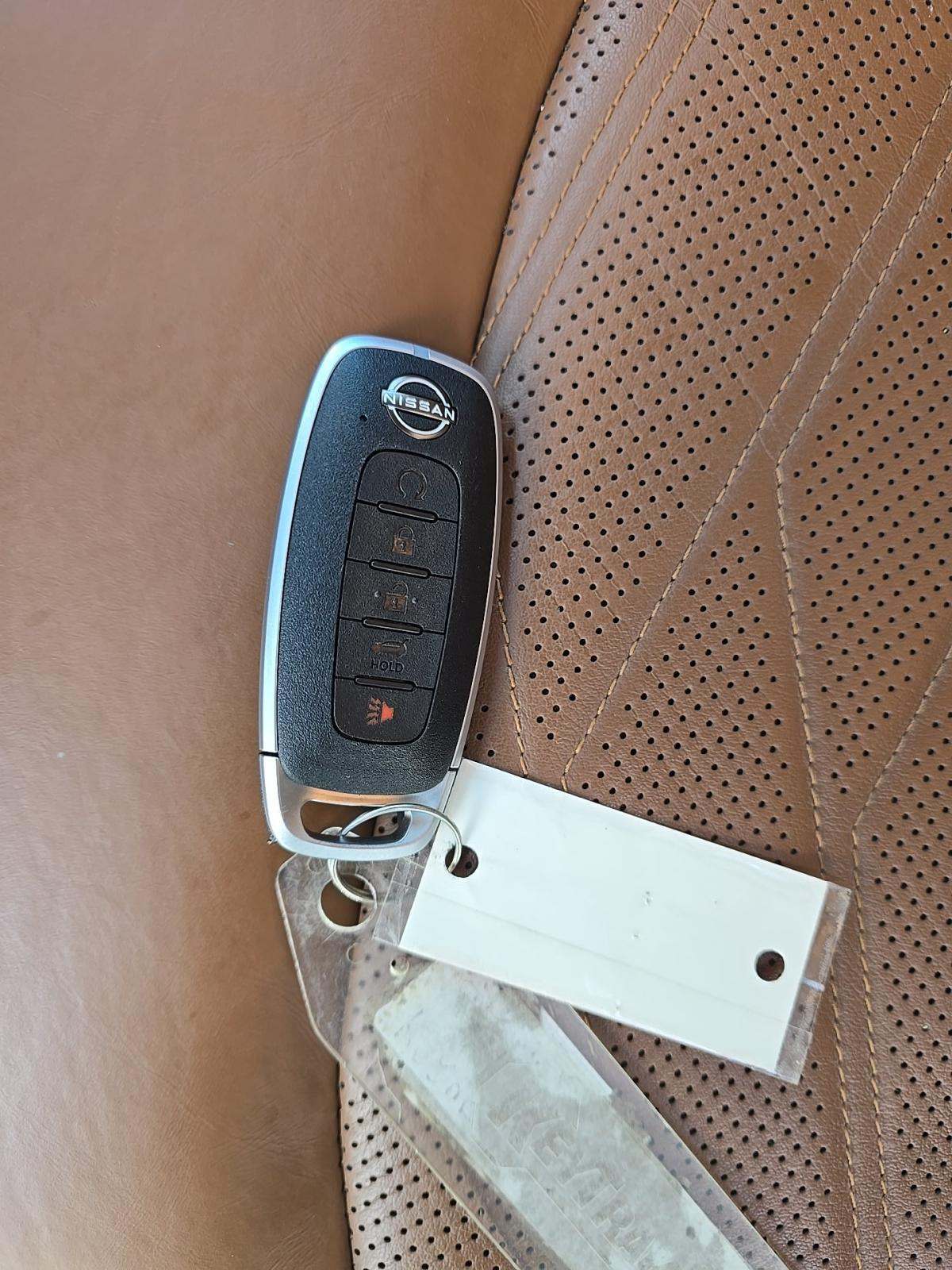 2023 Nissan Pathfinder Platinum FWD