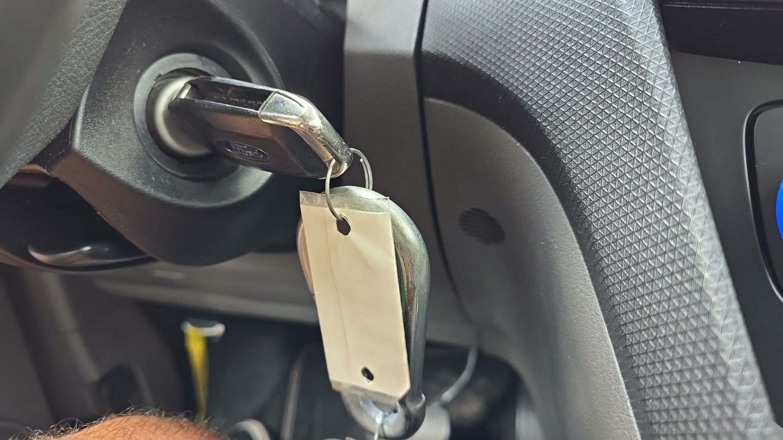 FORD TRANSIT CONNECT - 4