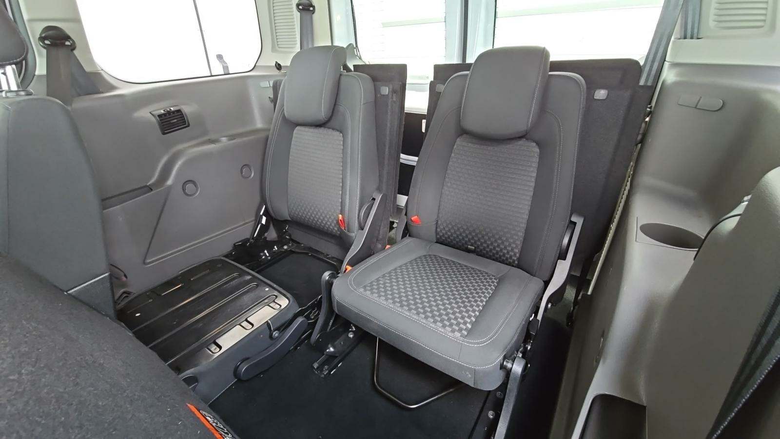 FORD TRANSIT CONNECT - 10