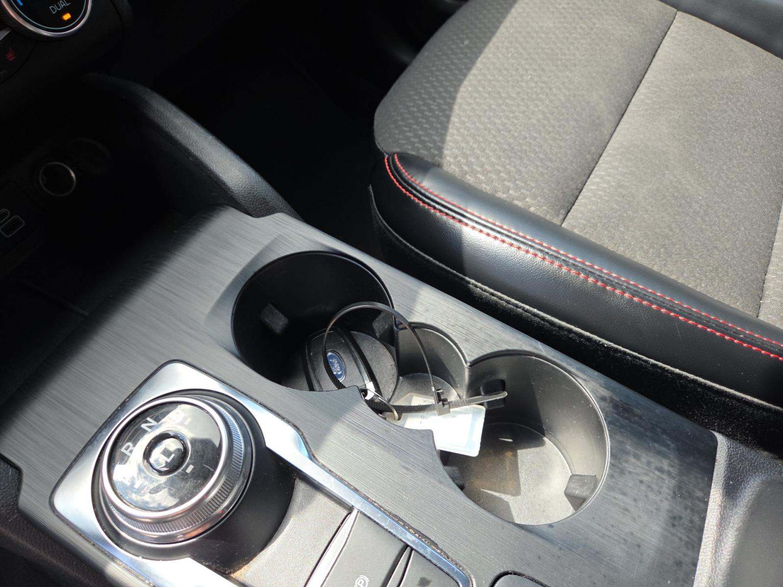 FORD ESCAPE - 8