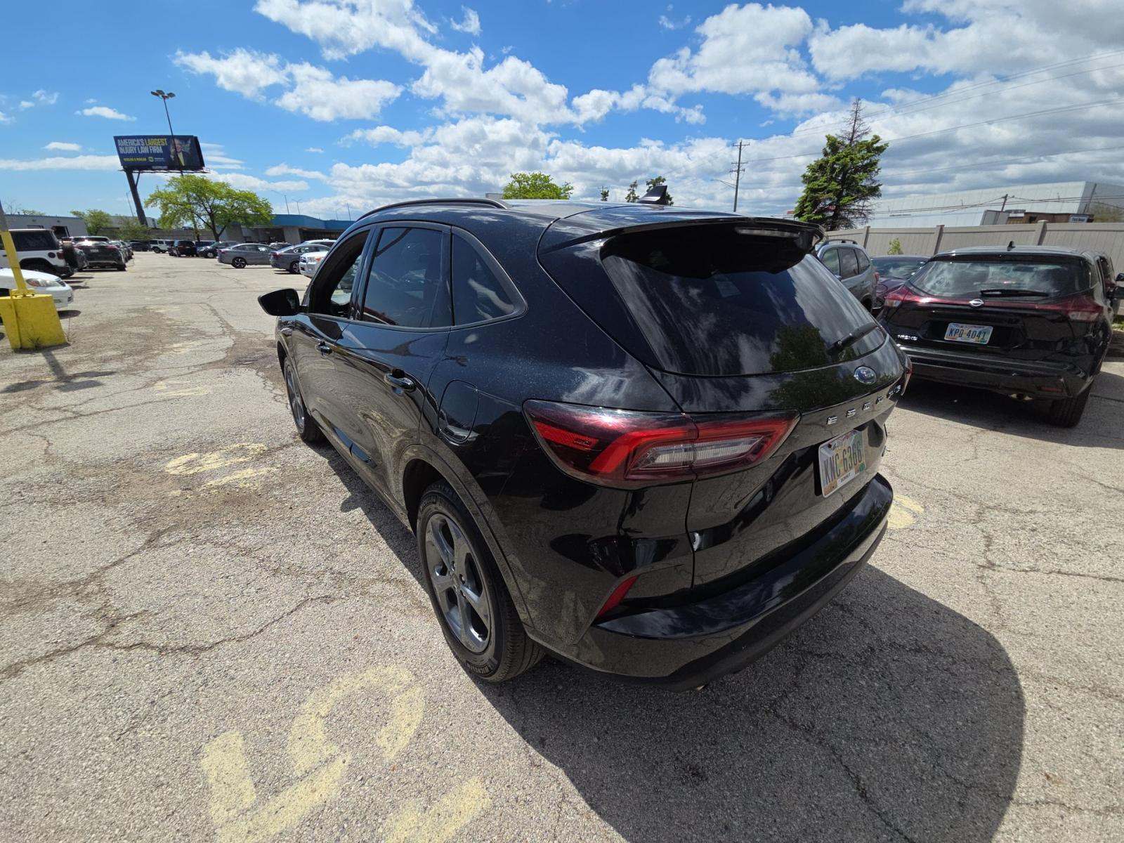 FORD ESCAPE - 2