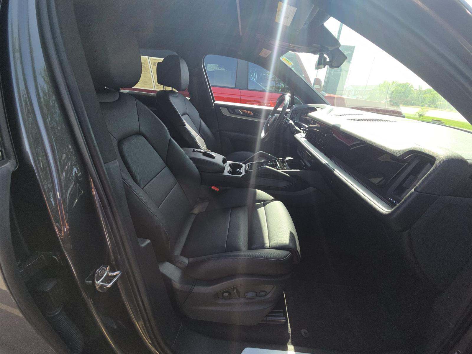 2024 Porsche Cayenne Base AWD