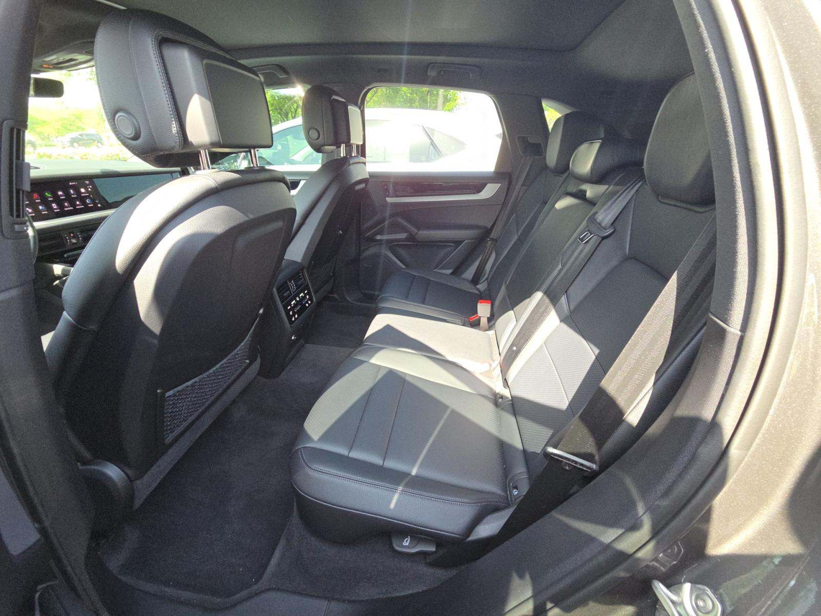 2024 Porsche Cayenne Base AWD