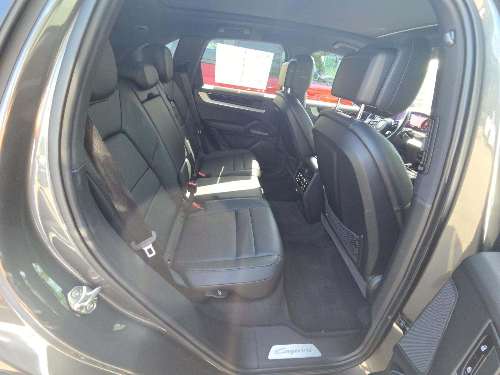2024 Porsche Cayenne Base AWD