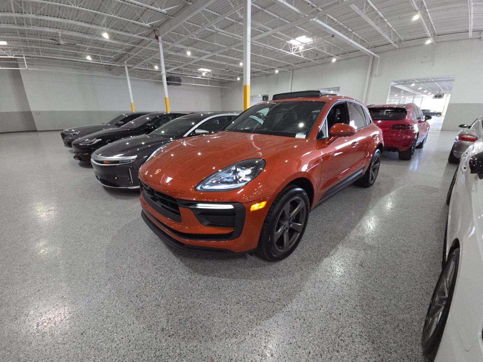 2025 Porsche Macan Base AWD
