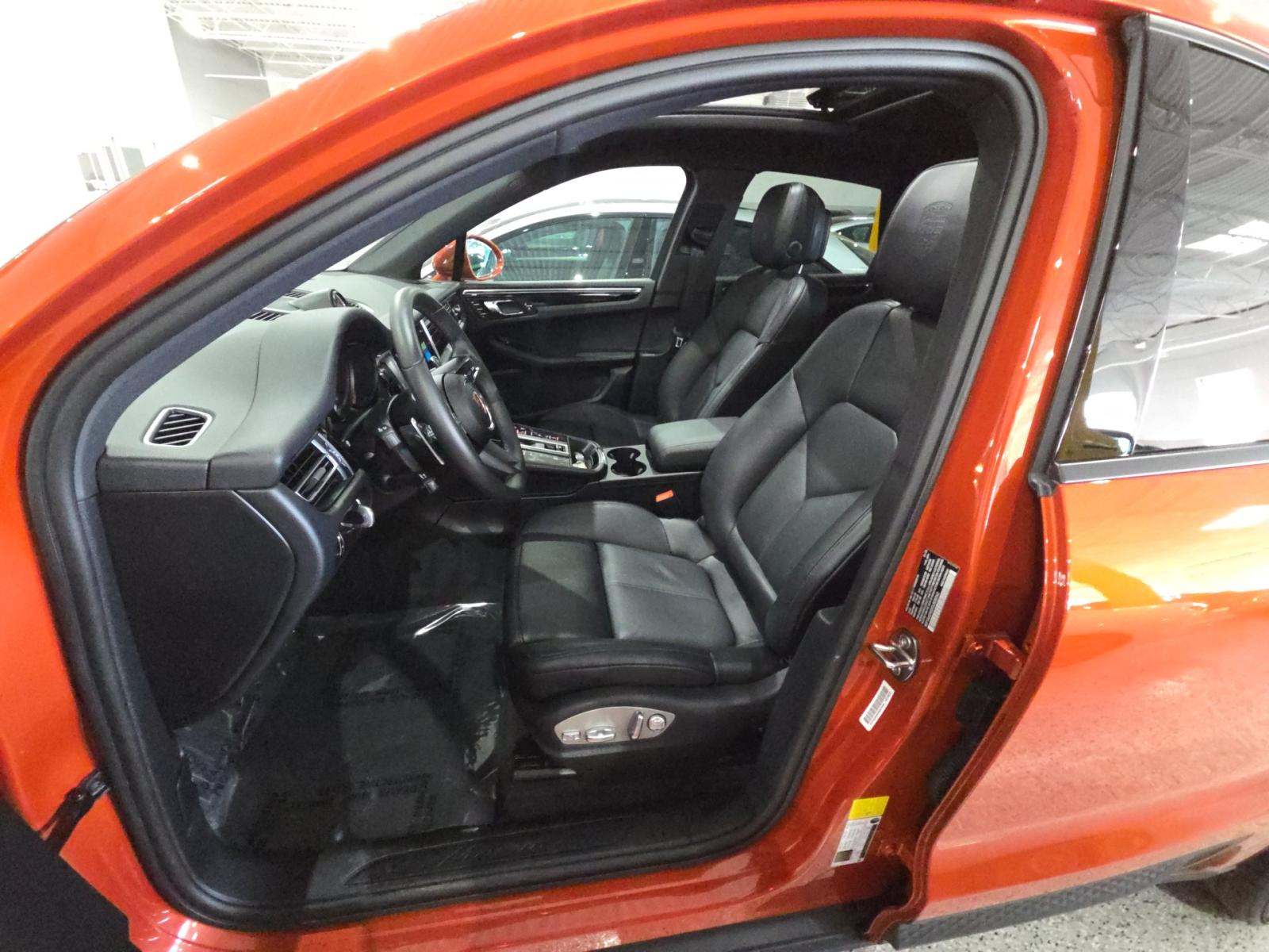 2025 Porsche Macan Base AWD