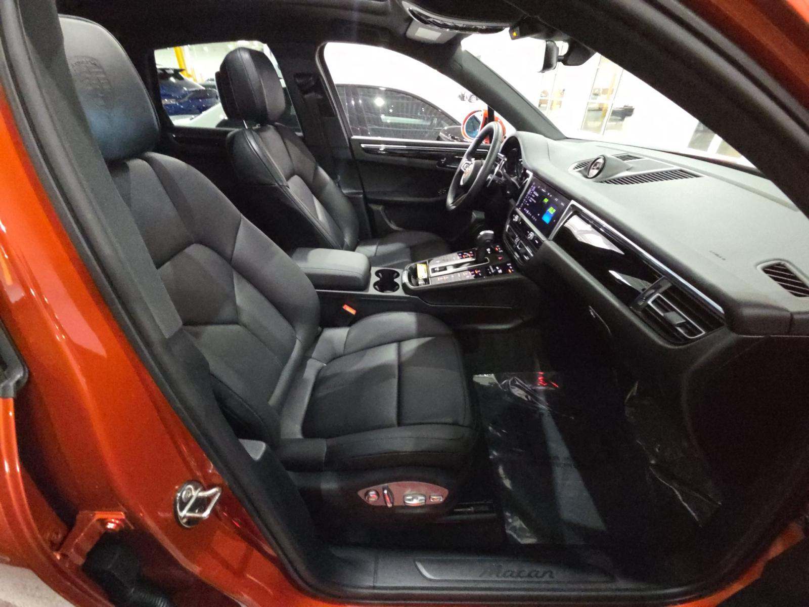 2025 Porsche Macan Base AWD