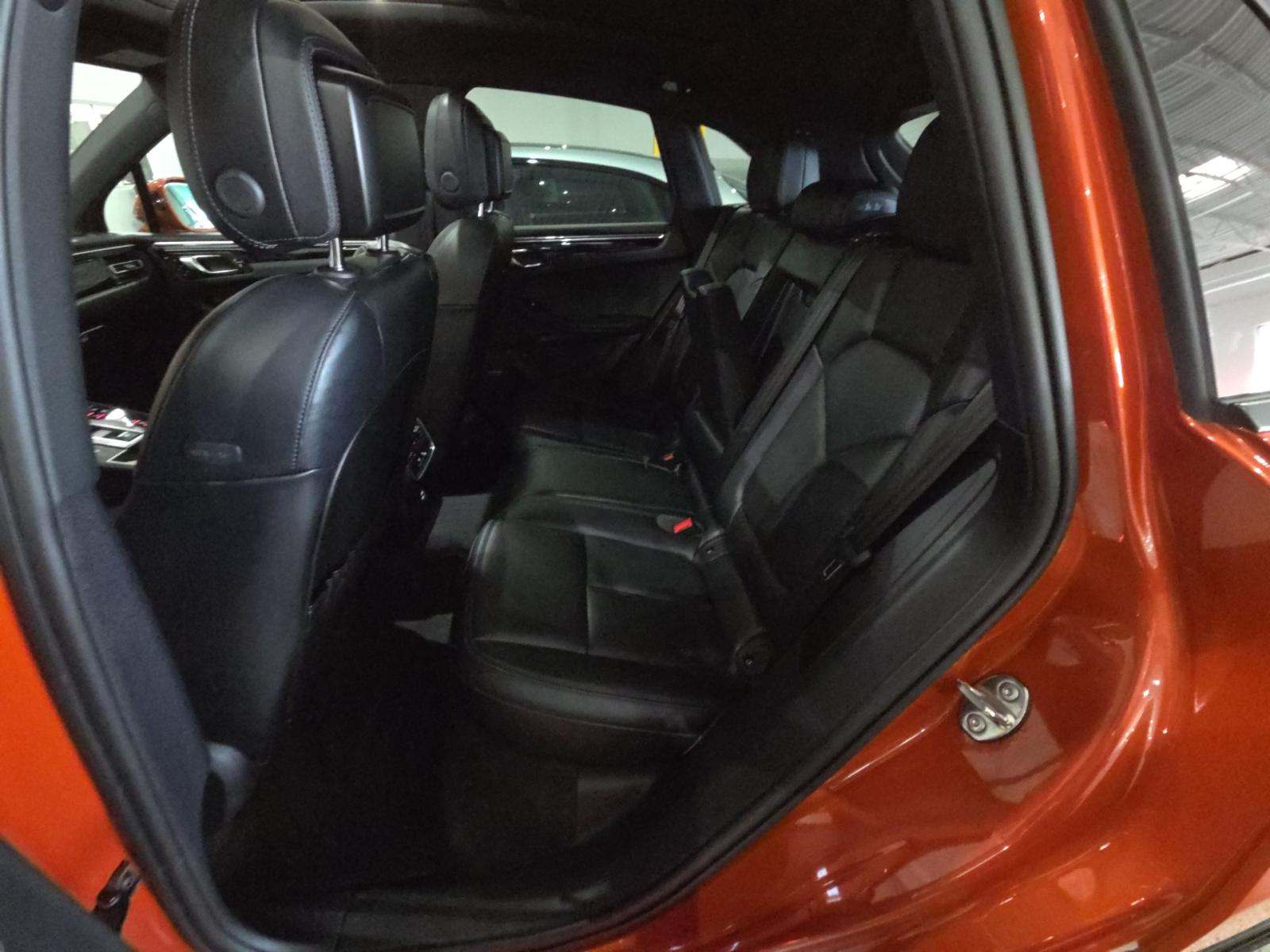 2025 Porsche Macan Base AWD