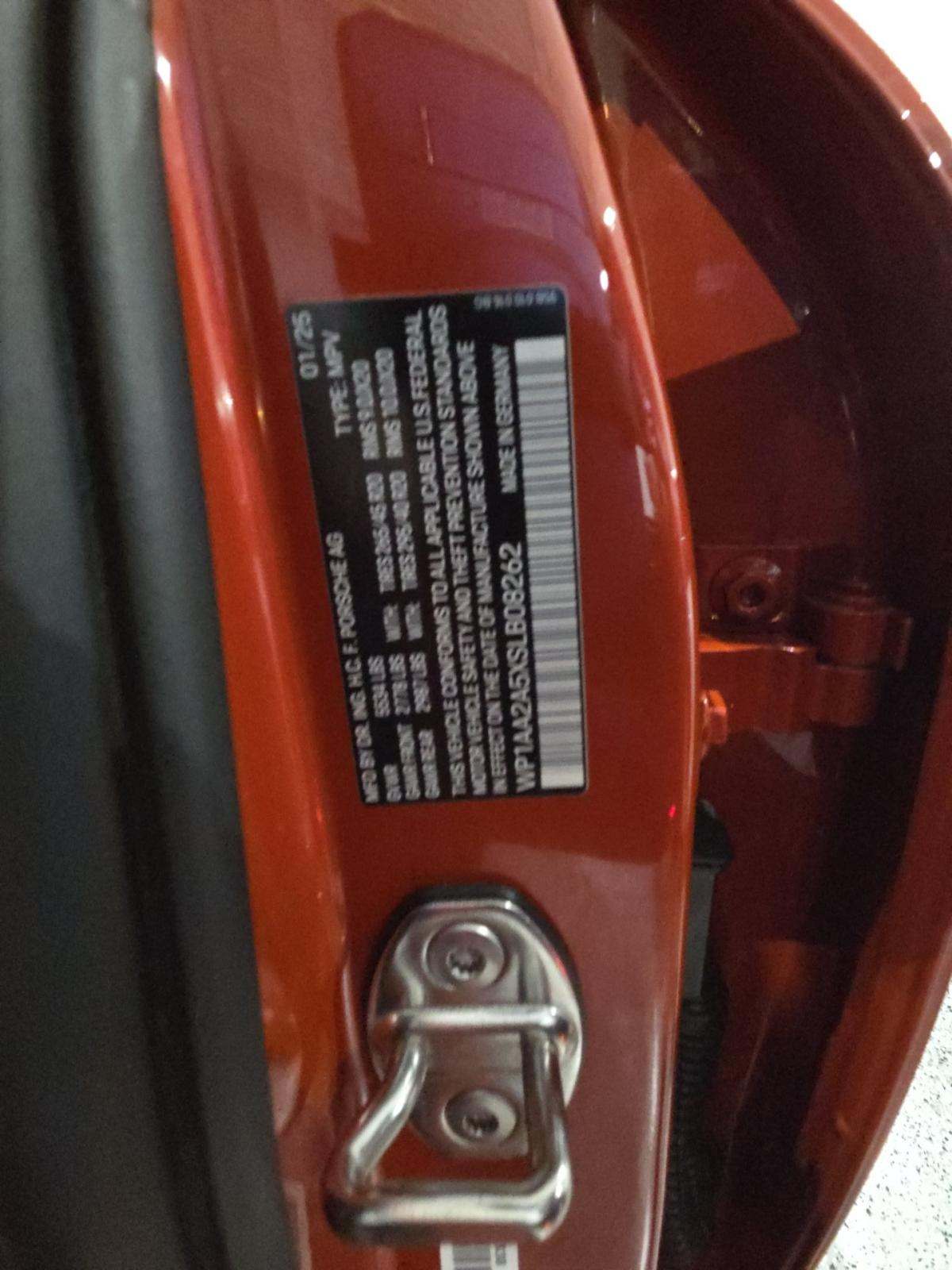 2025 Porsche Macan Base AWD