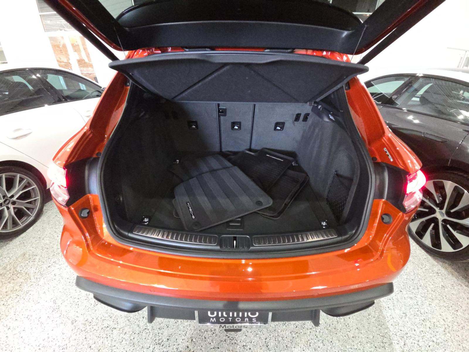 2025 Porsche Macan Base AWD