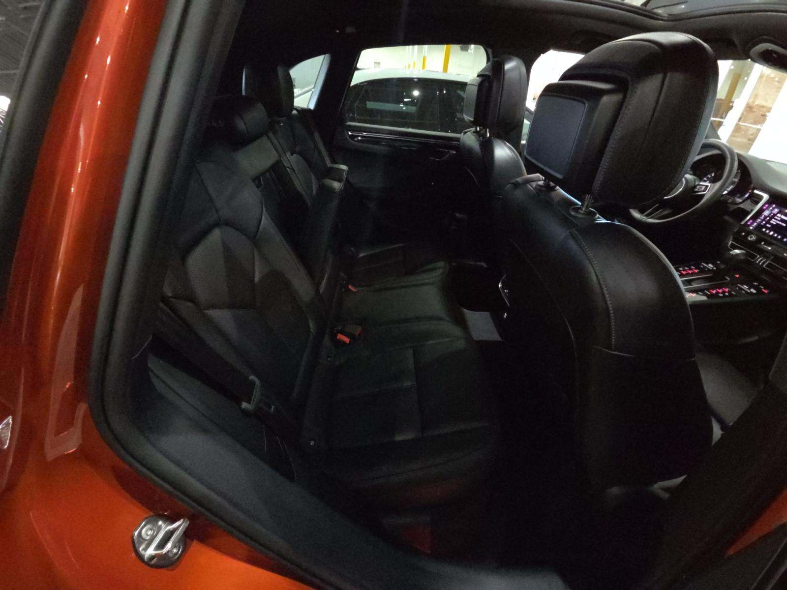 2025 Porsche Macan Base AWD