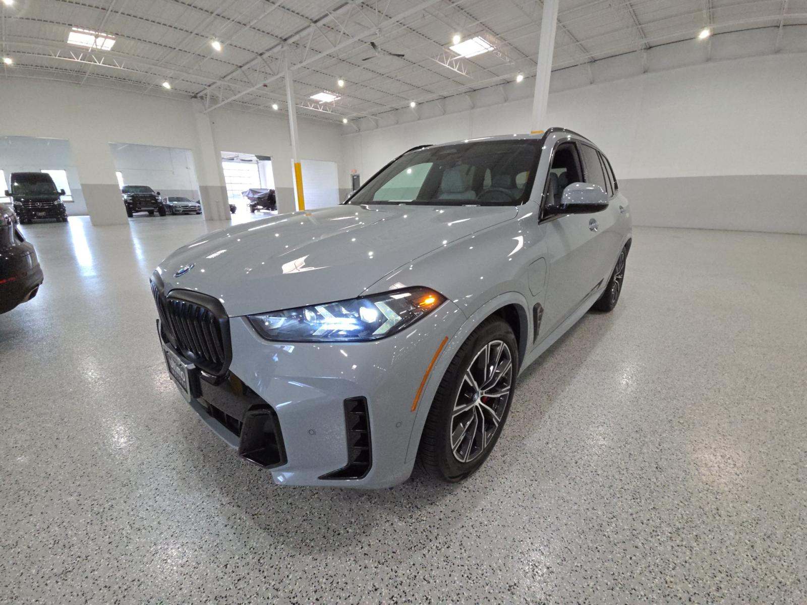 2025 BMW X5 xDrive50e AWD