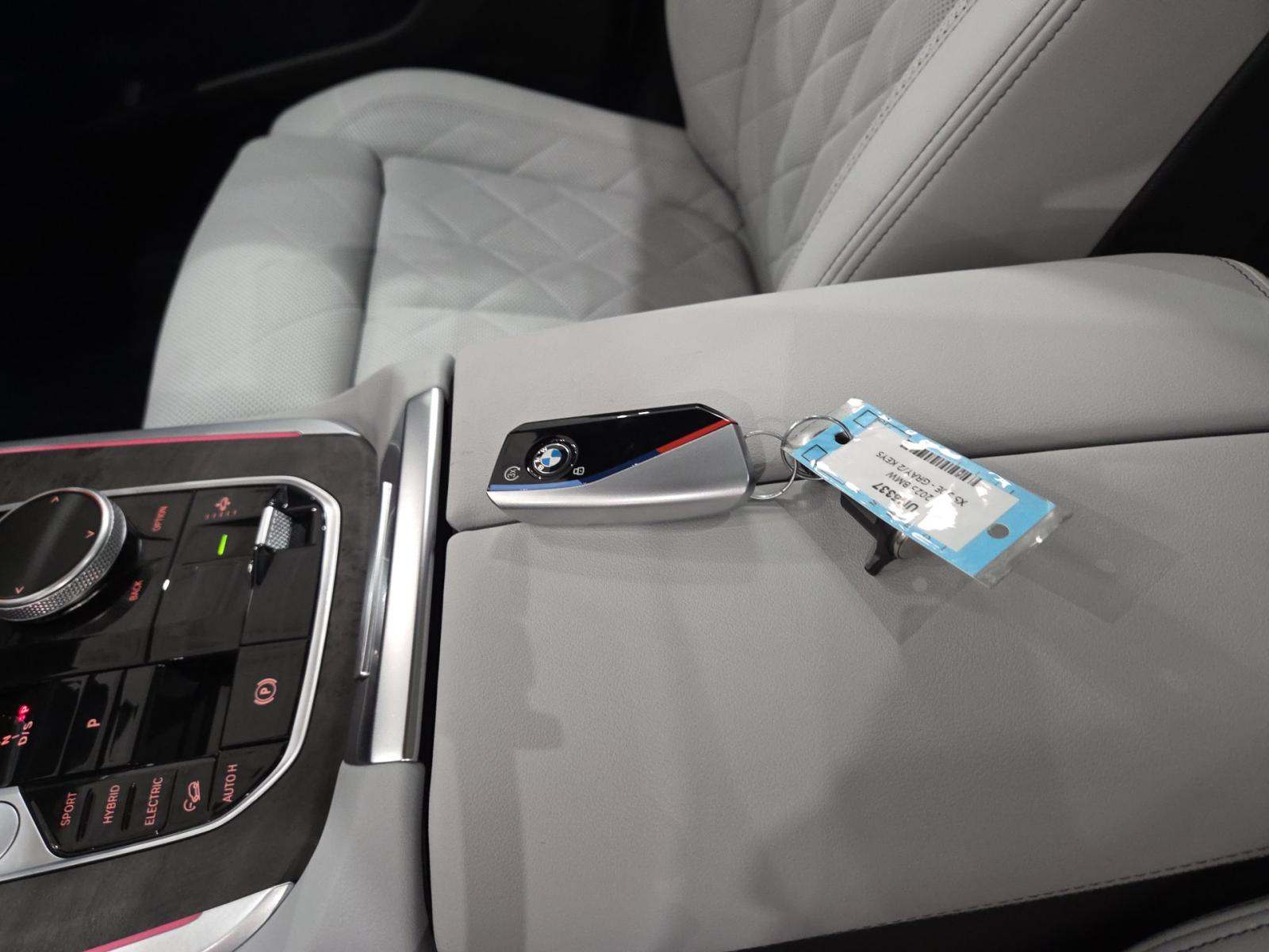 2025 BMW X5 xDrive50e AWD