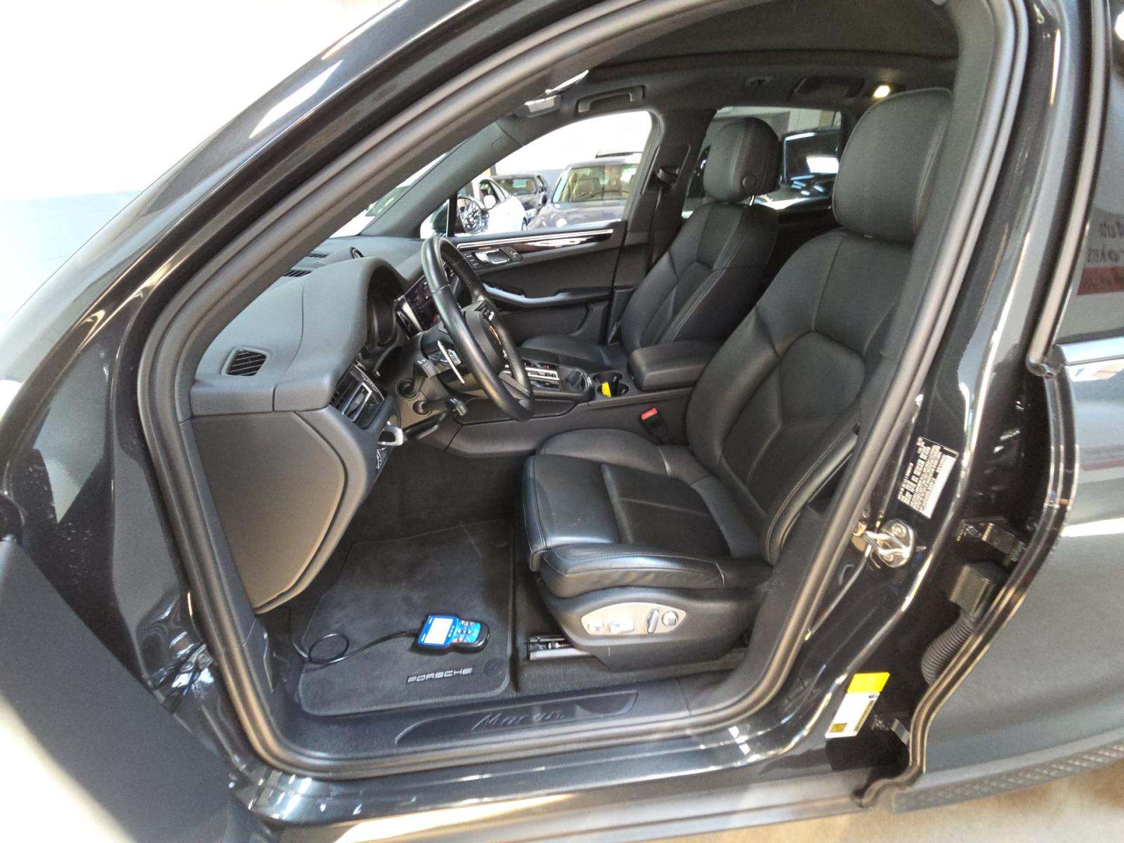 2024 Porsche Macan Base AWD