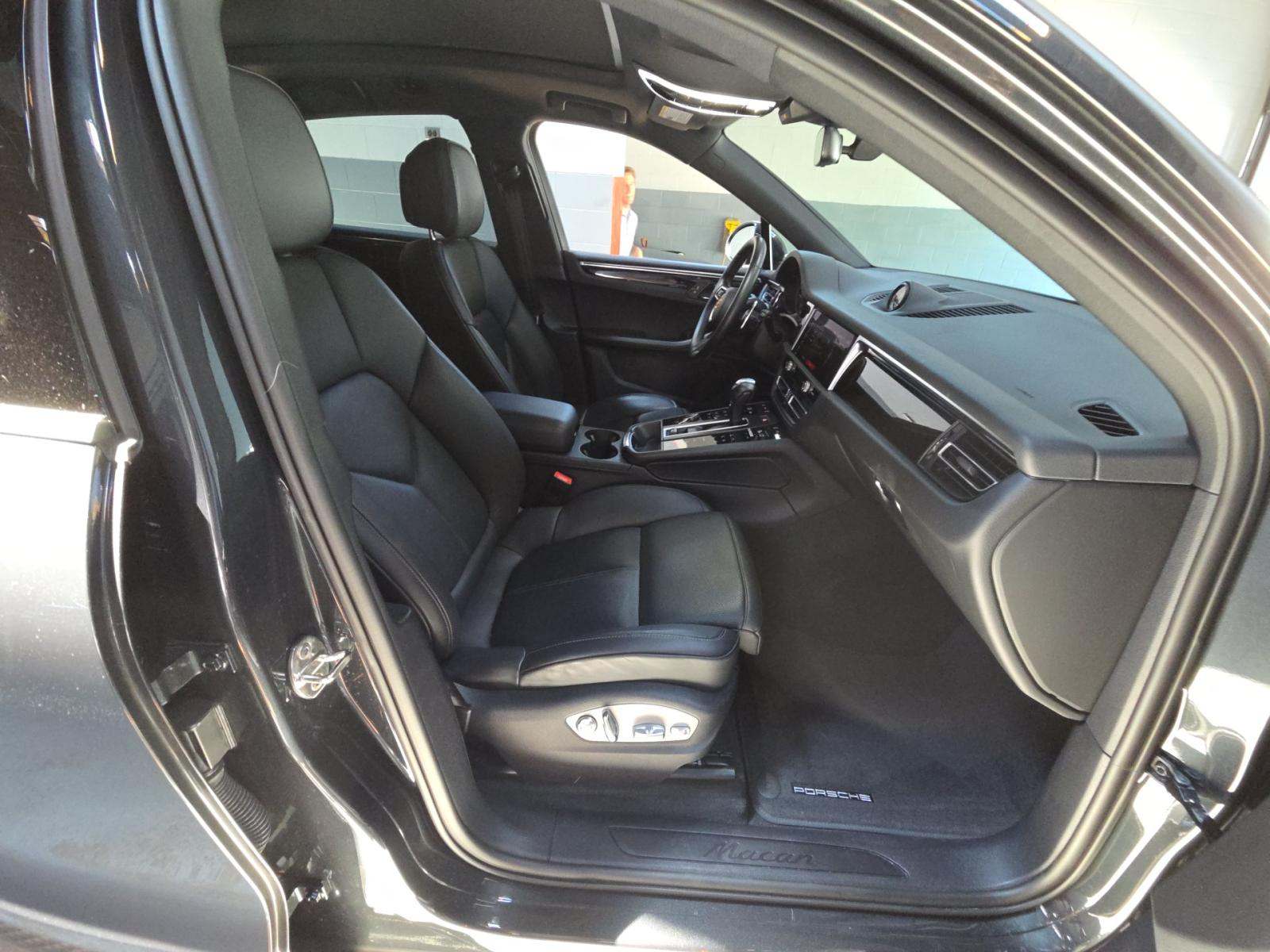 2024 Porsche Macan Base AWD