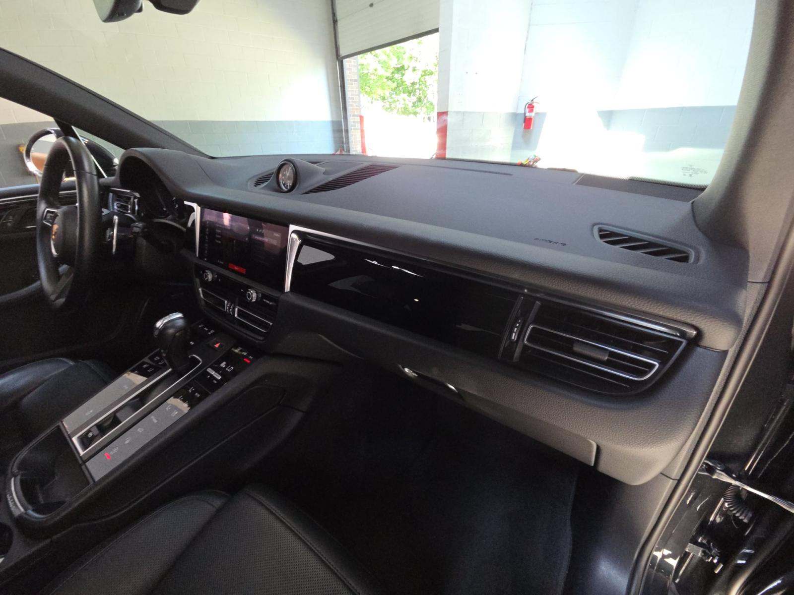 2024 Porsche Macan Base AWD