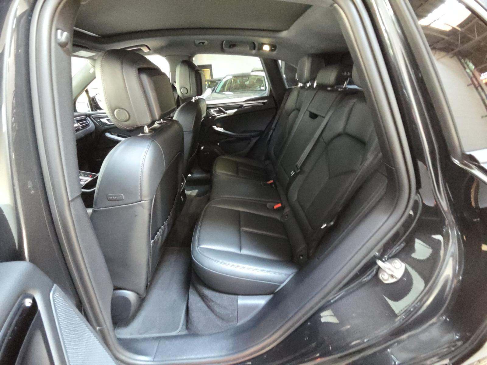 2024 Porsche Macan Base AWD