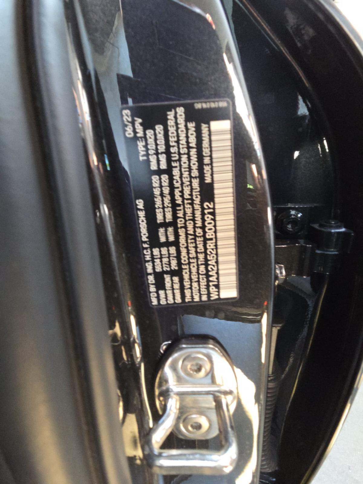 2024 Porsche Macan Base AWD