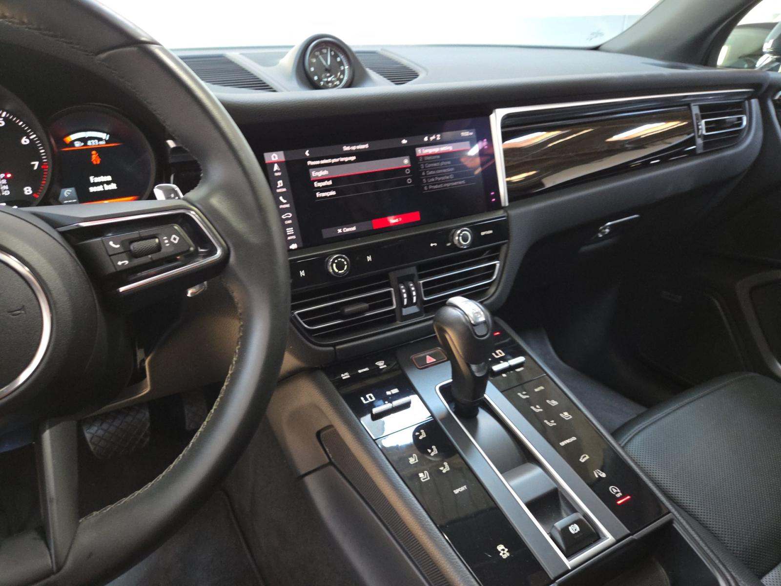 2024 Porsche Macan Base AWD