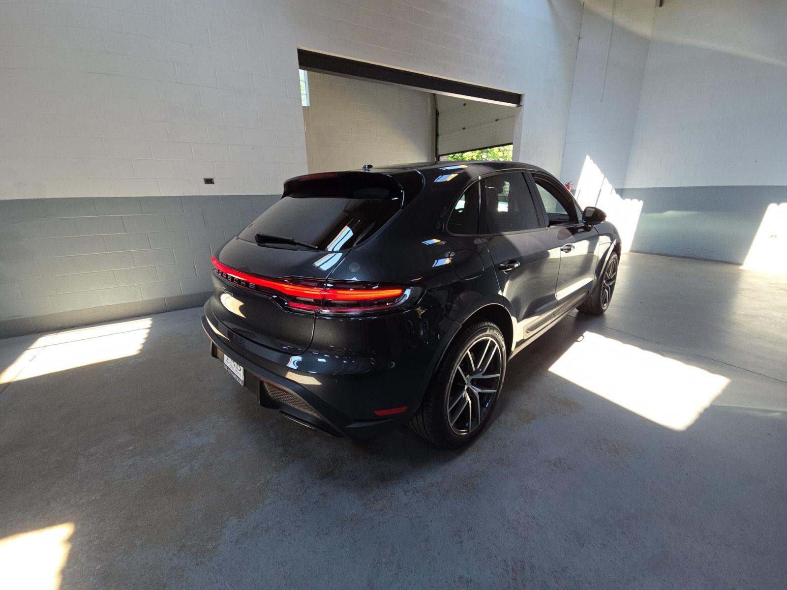 2024 Porsche Macan Base AWD