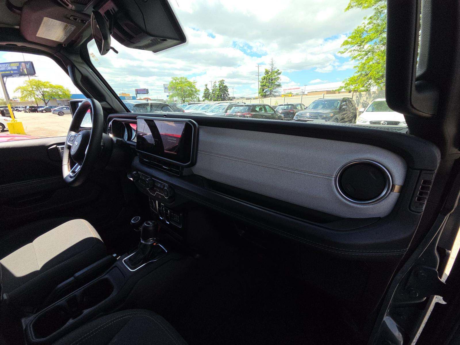2024 Jeep Wrangler Sahara AWD
