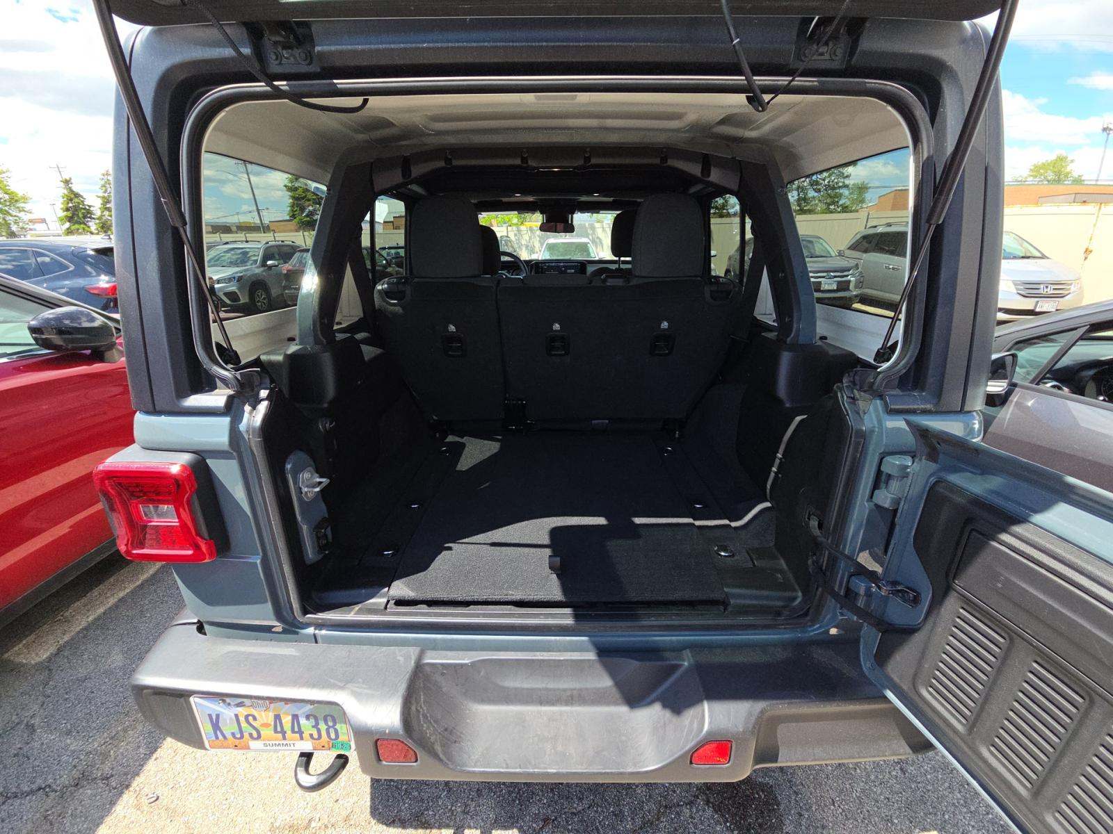 2024 Jeep Wrangler Sahara AWD
