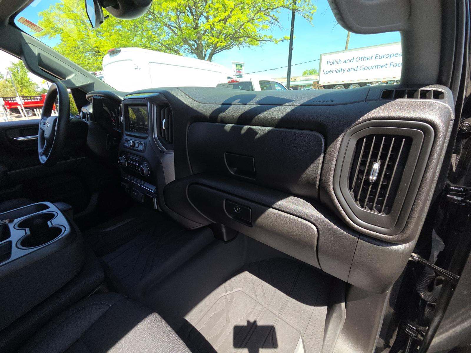 2023 Chevrolet Silverado 1500 Custom AWD