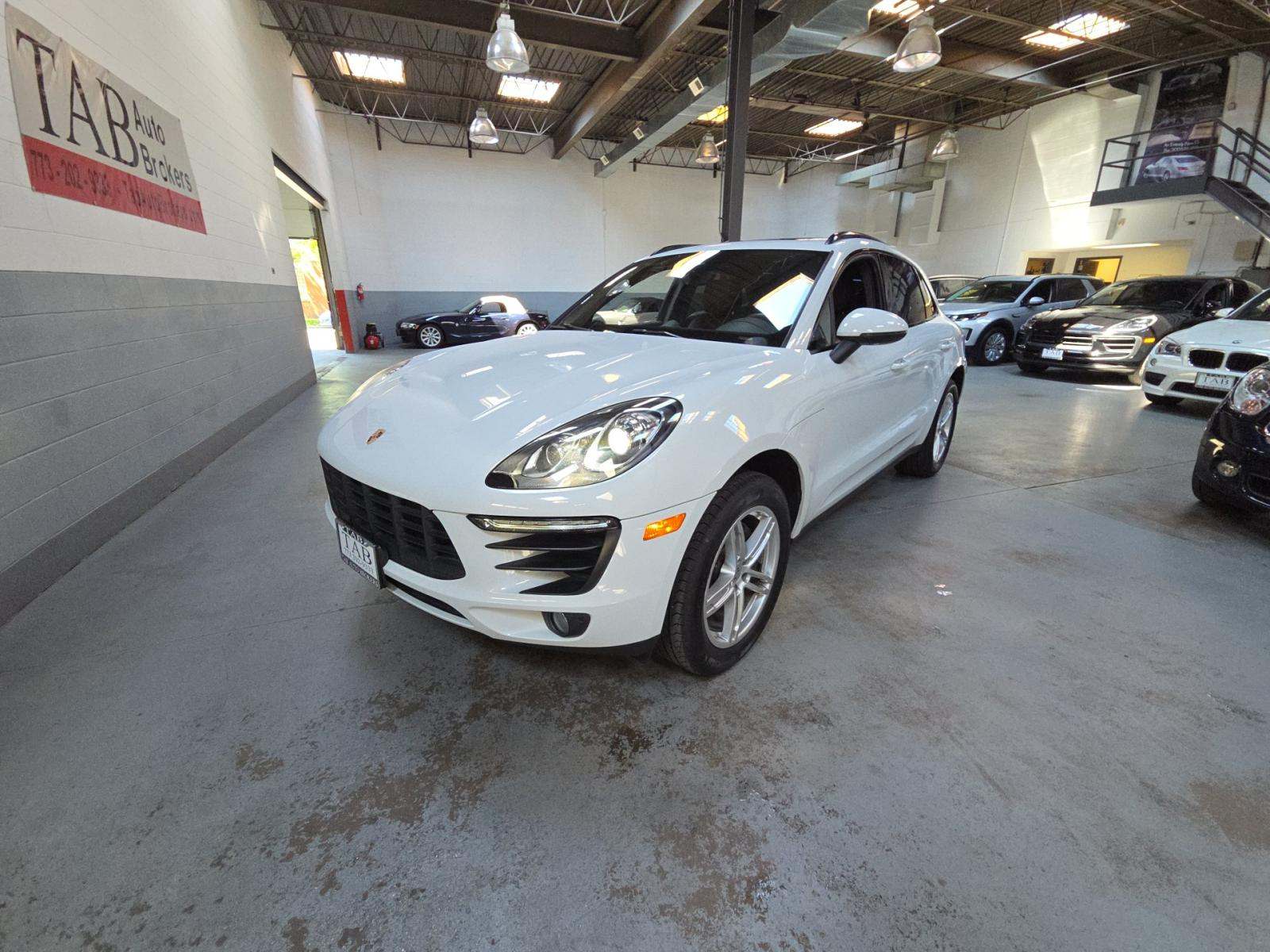 2018 Porsche Macan Base AWD