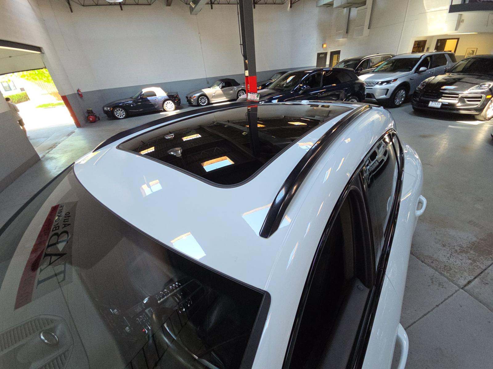 2018 Porsche Macan Base AWD