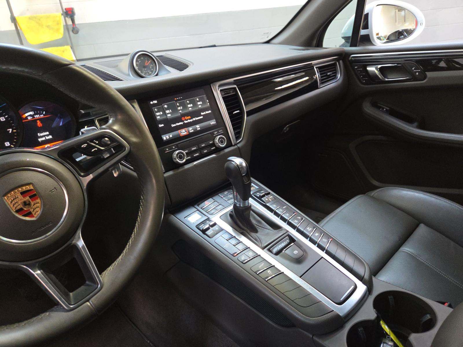 2018 Porsche Macan Base AWD