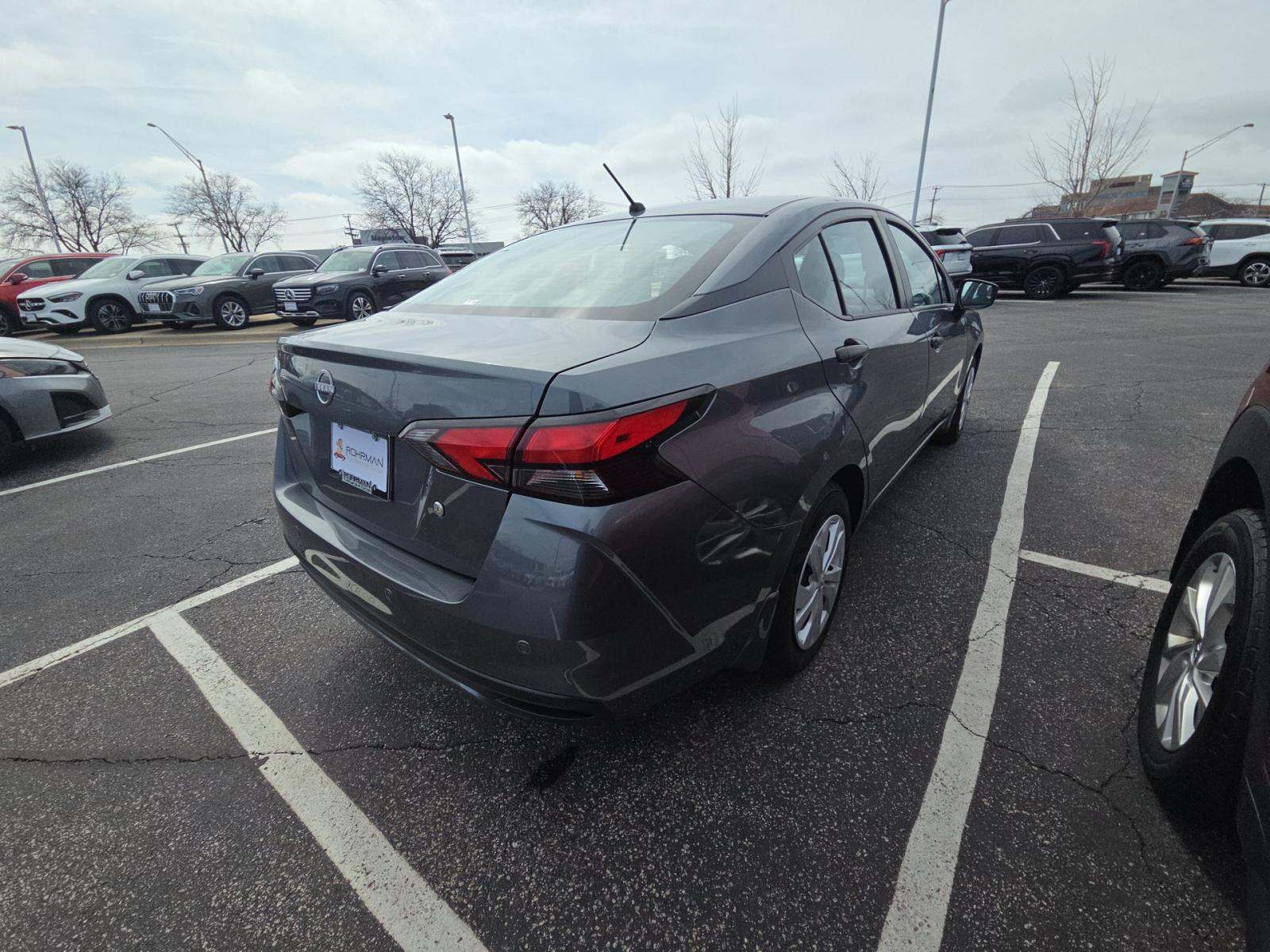 NISSAN VERSA - 3